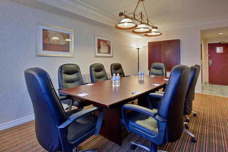 Hotel Express Oshawa By Ihg Whitby