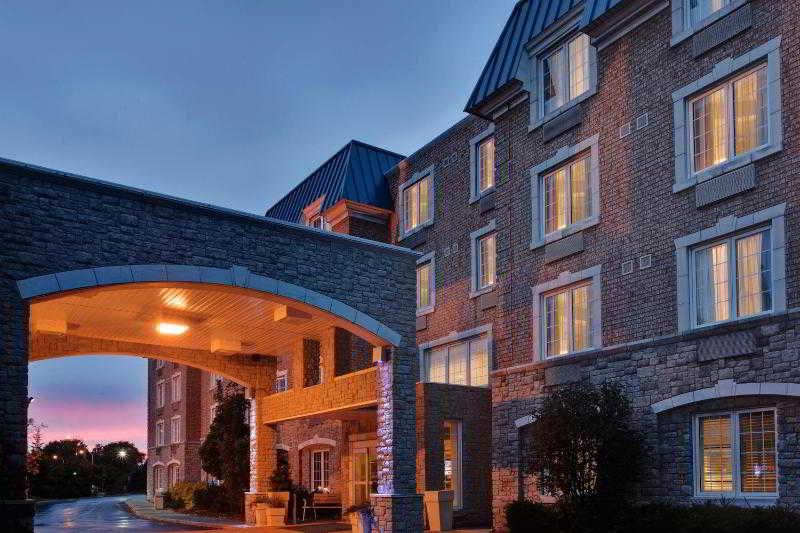 Express Oshawa By Ihg Hotel 3*