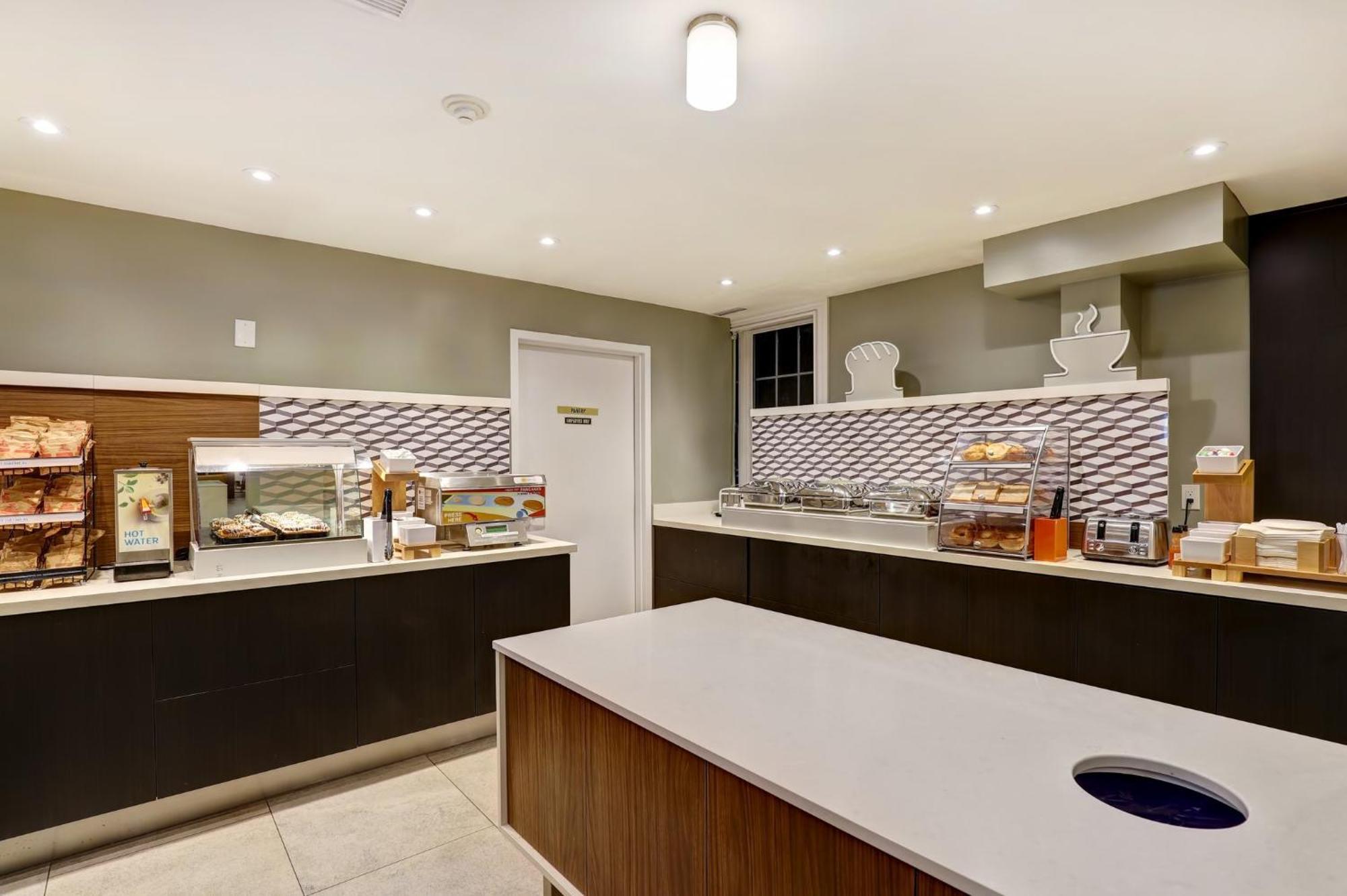 Express Oshawa By Ihg Hotel Whitby