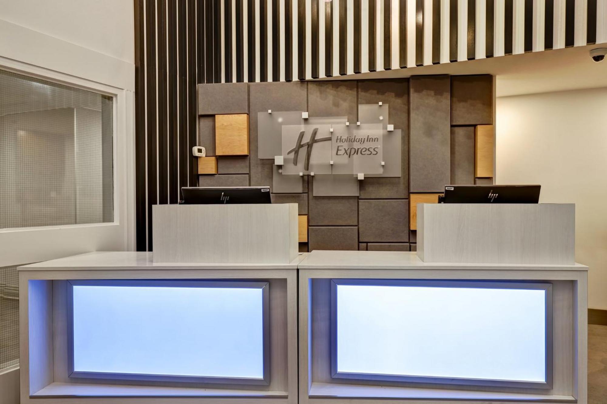 Express Oshawa By Ihg Hotel Whitby