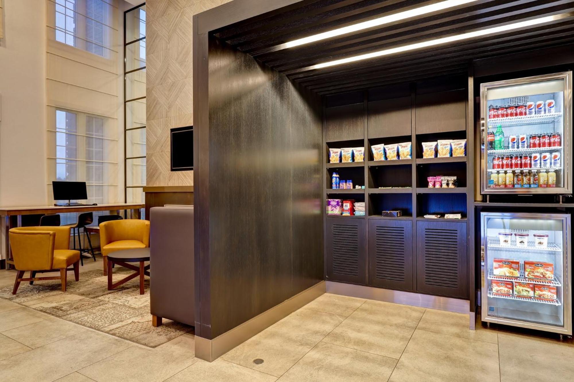 Hotel Express Oshawa By Ihg