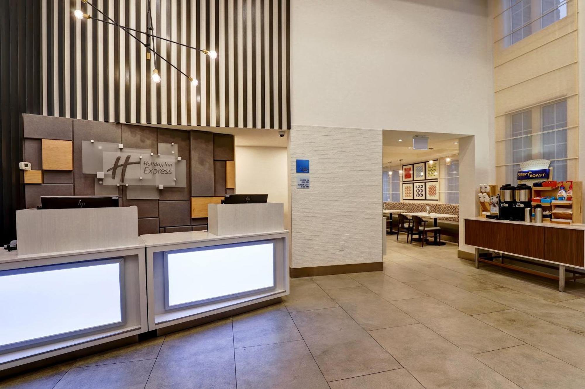 Express Oshawa By Ihg Whitby
