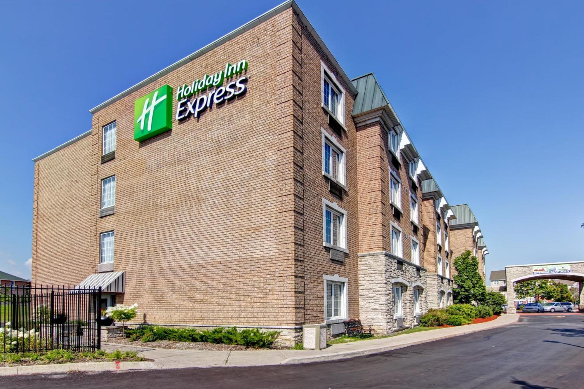 Express Oshawa By Ihg 3* Whitby