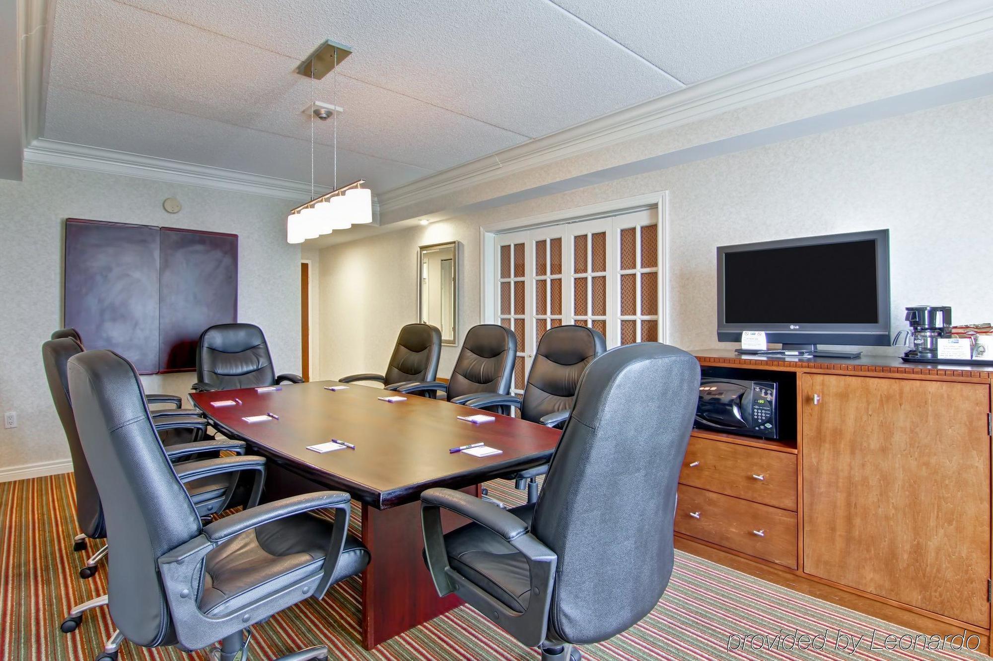 Express Oshawa By Ihg Whitby