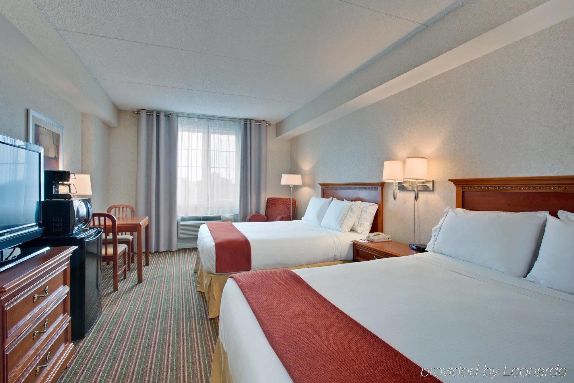 Hotel Express Oshawa By Ihg
