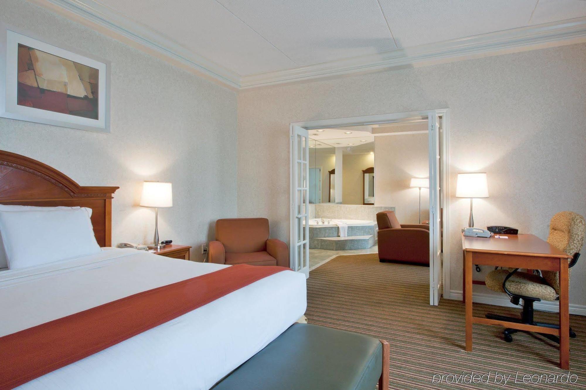 Hotel Express Oshawa By Ihg Whitby